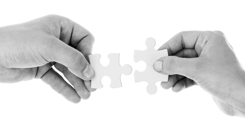 La spécialisation et le partenariat local comme leviers de différenciation